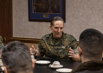 Commander, Marine Forces Command, Visit to USS Wasp (LHD 1)