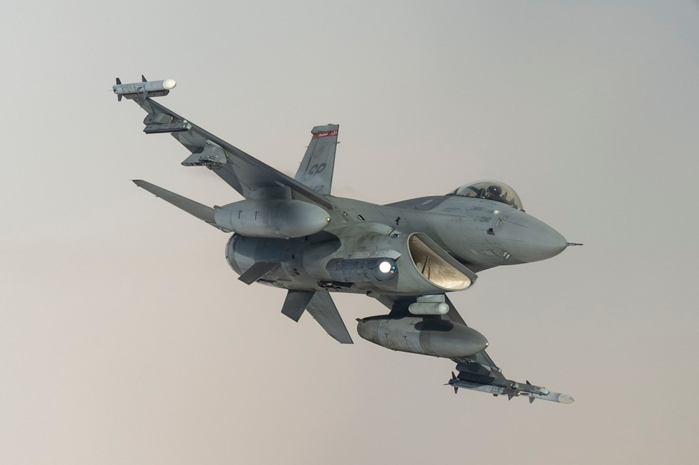 Fighting Falcon supports Blue Sands