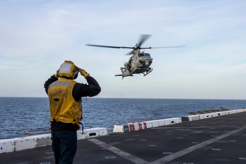 QUART 25.2: HMLA-169 Flight Deck Landing Qualifications