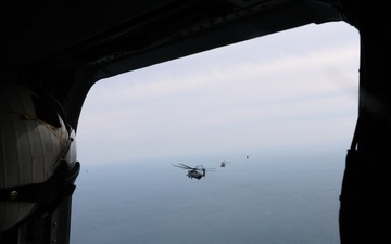 HMH-465, ROK Marine Corps fly in formation during KMEP 25