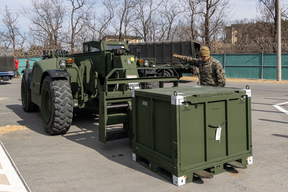 III MSB establishes field feeding site on Camp Mujuk for Freedom Shield