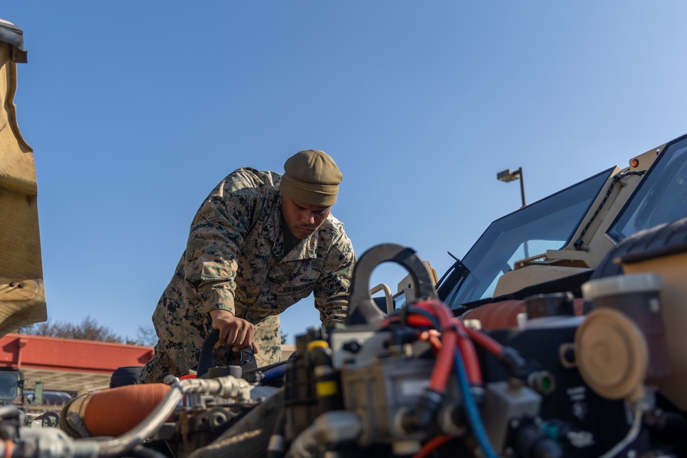 III MSB conducts routine cleaning and maintenance on tactical vehicles