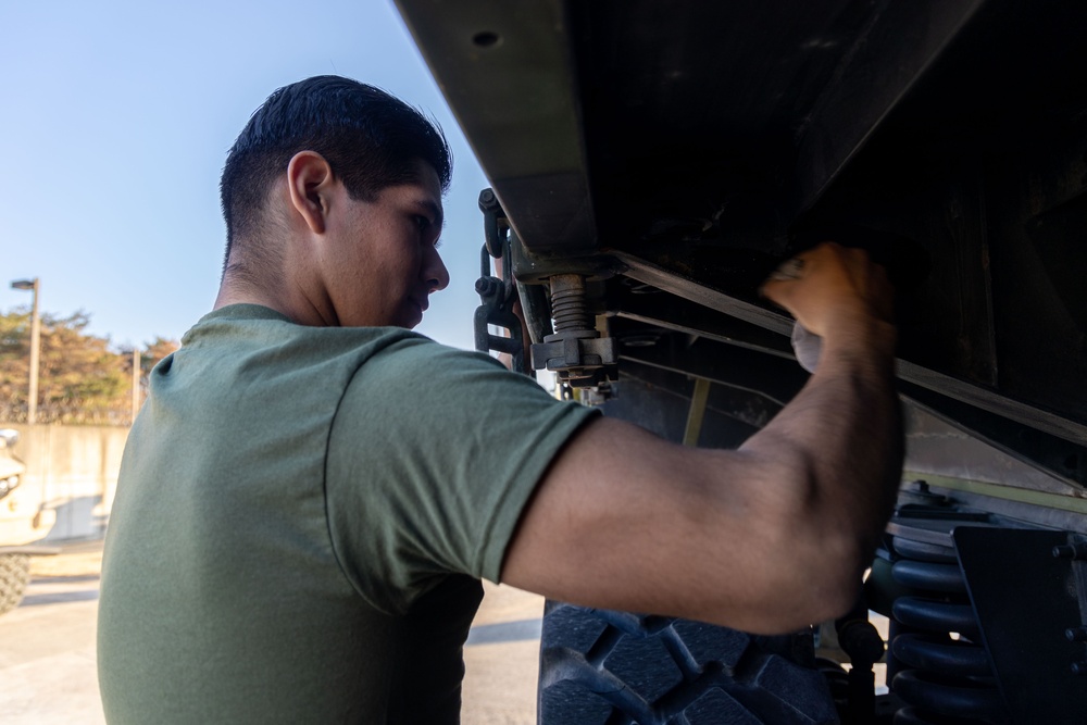 III MSB conducts routine cleaning and maintenance on tactical vehicles