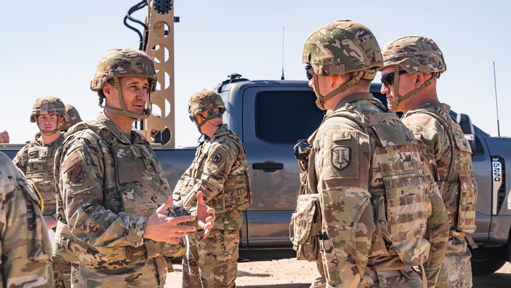 U.S. General Nordhaus visits National Guard Soldiers at the southern border