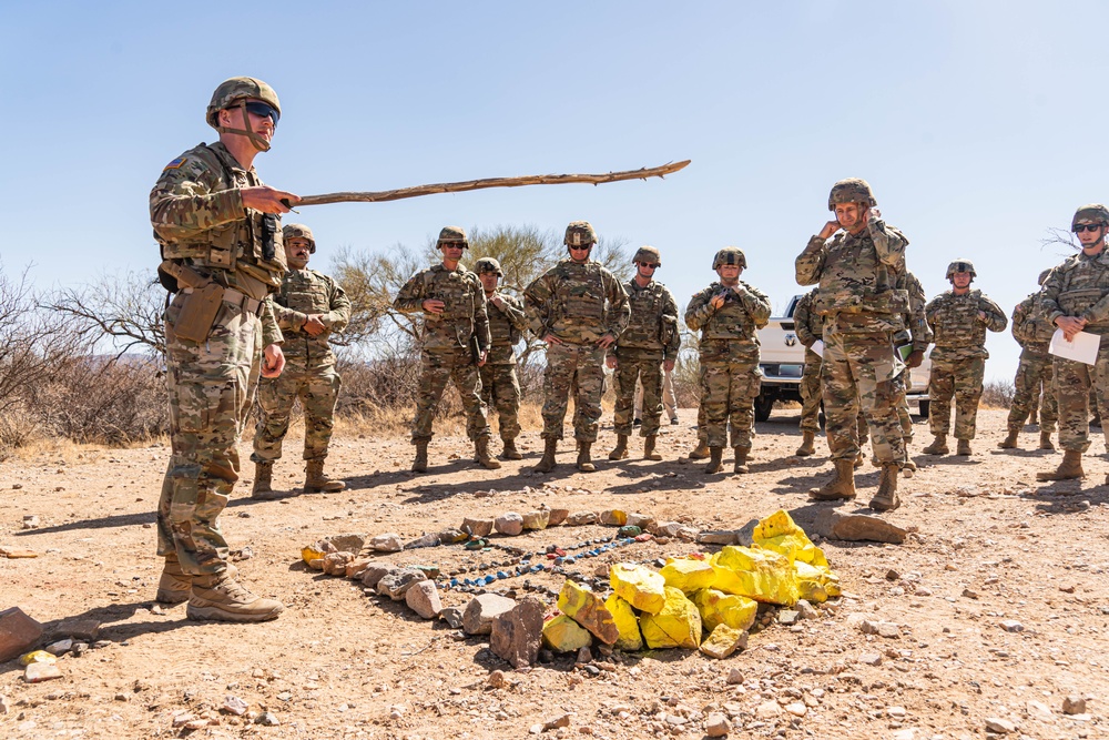 U.S. General Nordhaus visits National Guard Soldiers at the southern border