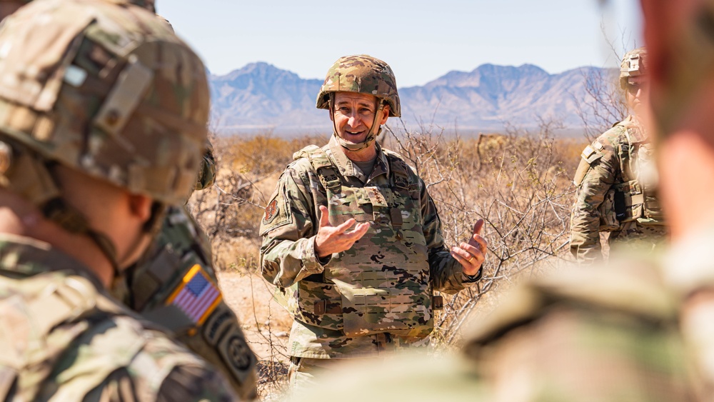 U.S. General Nordhaus visits National Guard Soldiers at the southern border