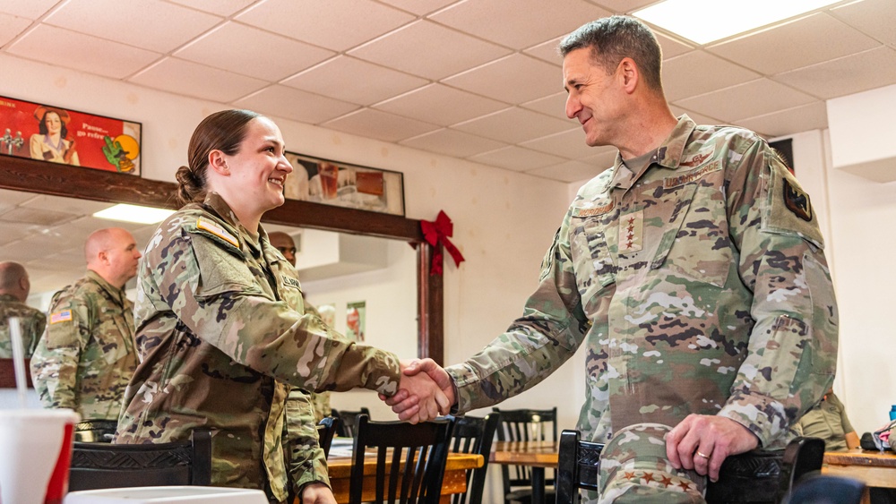 U.S. General Nordhaus visits National Guard Soldiers at the southern border