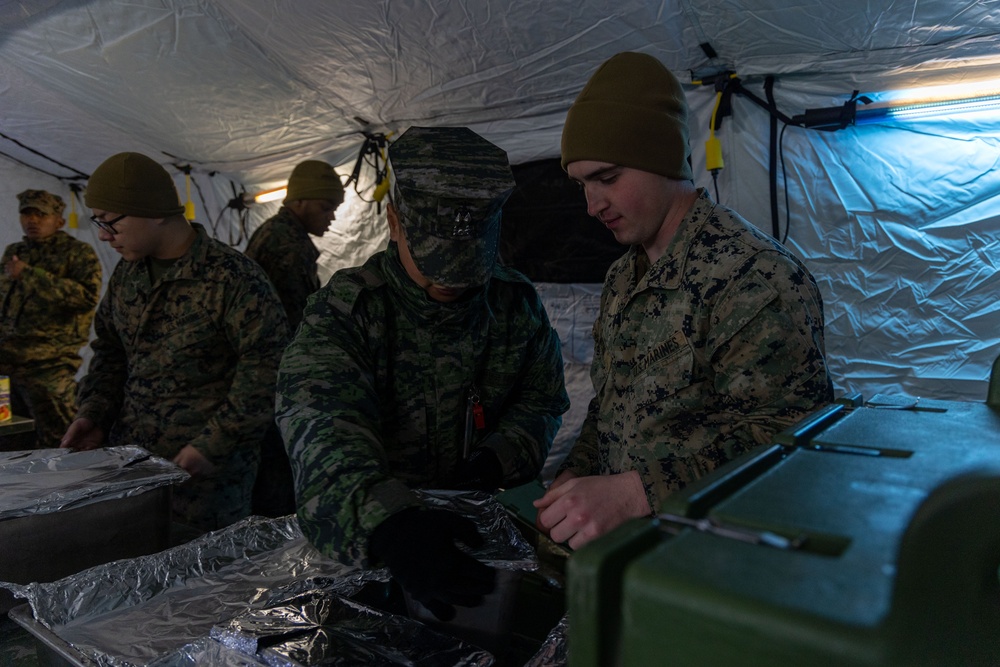 III MSB operates field feeding site on Camp Mujuk for Freedom Shield