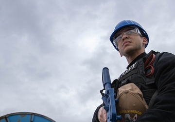 Sailors conduct anti-terrorism drill aboard USS George Washington