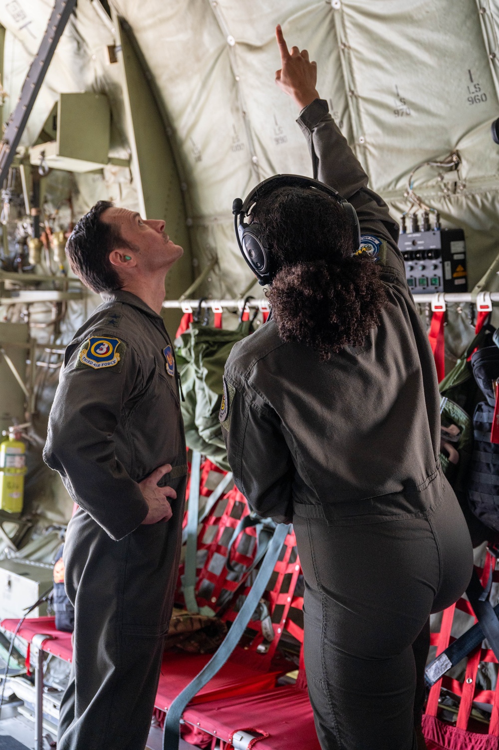 Maj. Gen. Moga attends immersion flight with 435th AGOW airborne ops