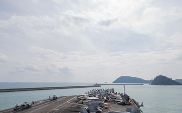 USS Carl Vinson (CVN 70) Departs from Busan, Republic of Korea