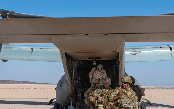 Task Force Associator Soldiers conduct sling-load training with Marines