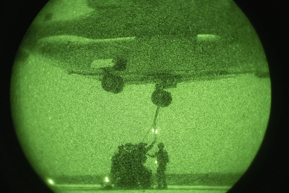 Task Force Associator Soldiers conduct sling-load training with Marines