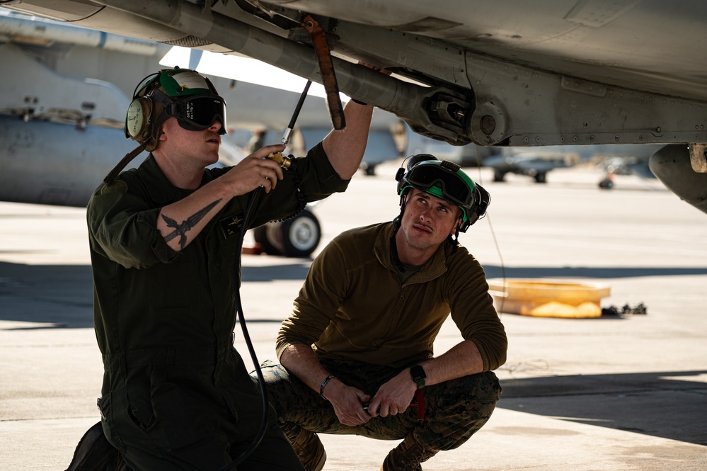 Red Flag-Nellis 25-2 F/A-18 maintenance