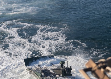 QUART 25.2: ACV open ocean launch drills from USS Somerset (LPD 25)