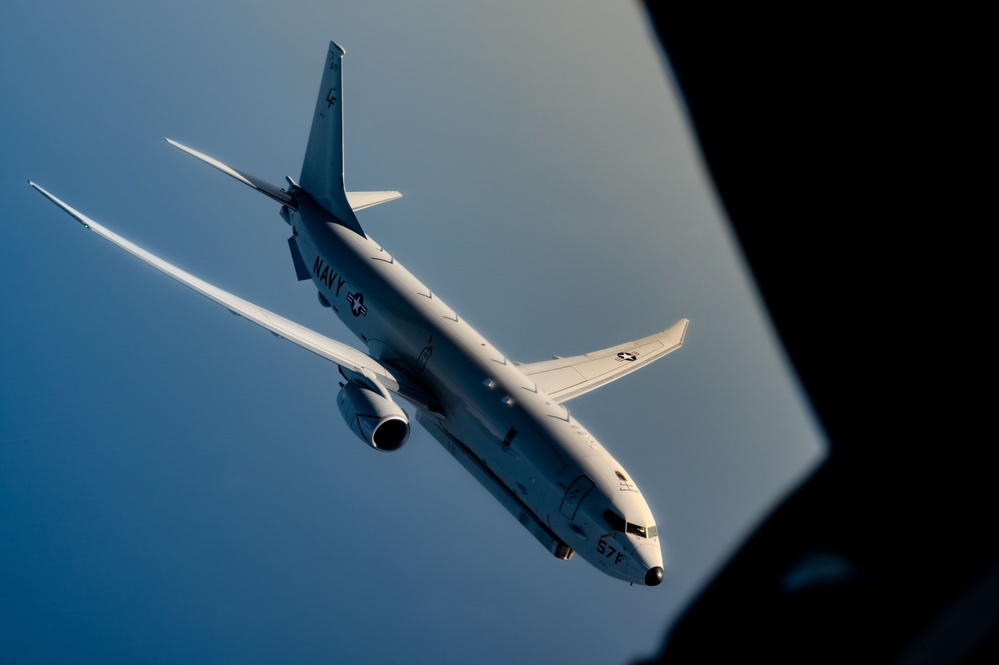 AFCENT tanker refuels Navy ISR aircraft over the Red Sea