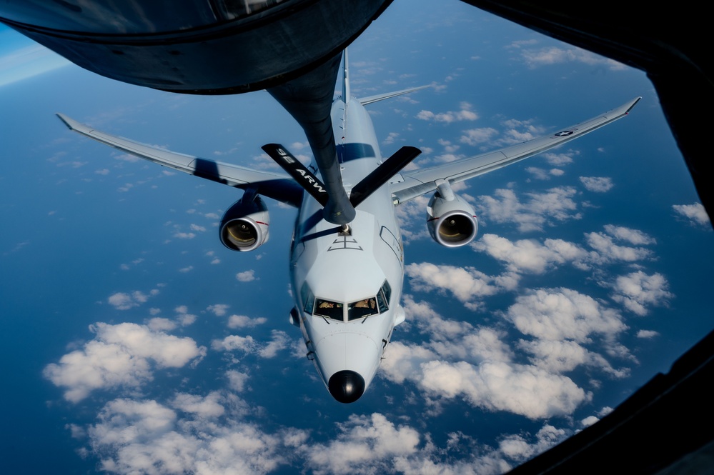 AFCENT tanker refuels Navy ISR aircraft over the Red Sea