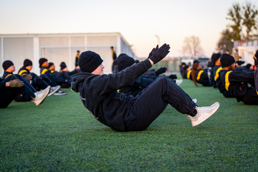 1AD DSB Conducts Physical Fitness Training