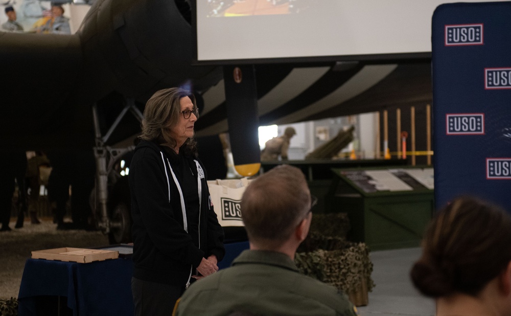 Candace Dunning receives 2024 USO Volunteer of the Year award