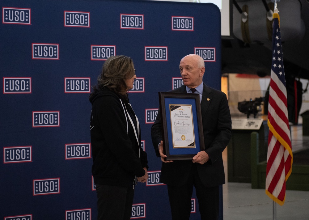 Candace Dunning receives 2024 USO Volunteer of the Year award