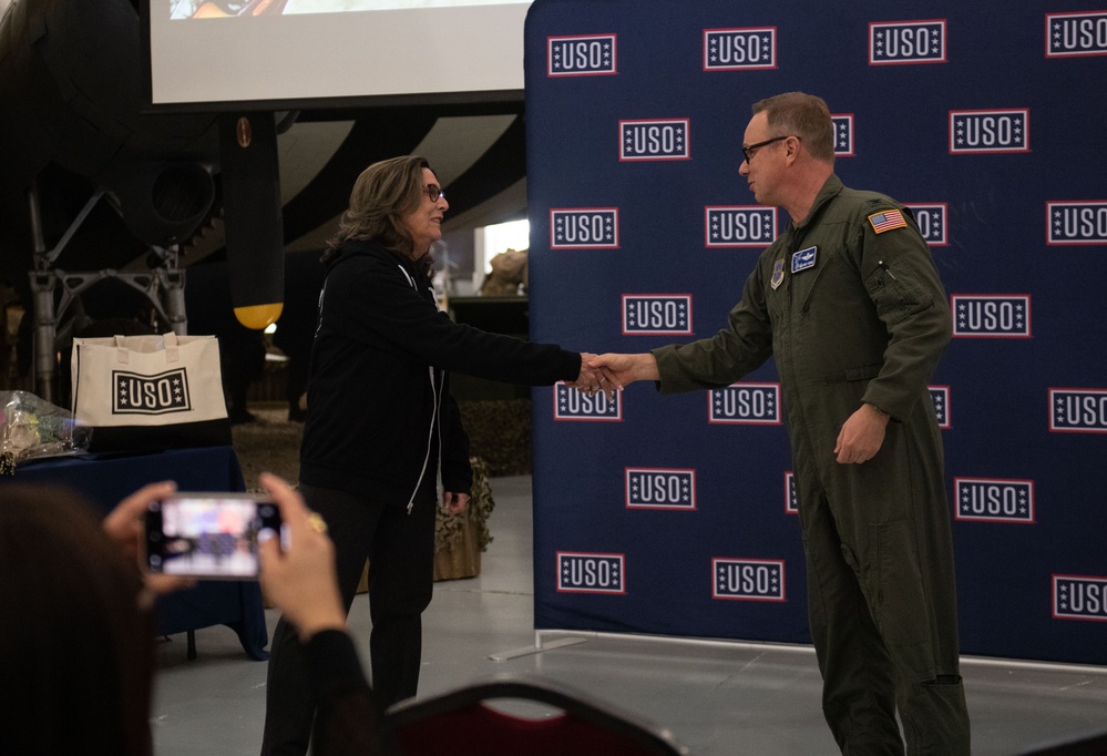Candace Dunning receives 2024 USO Volunteer of the Year award