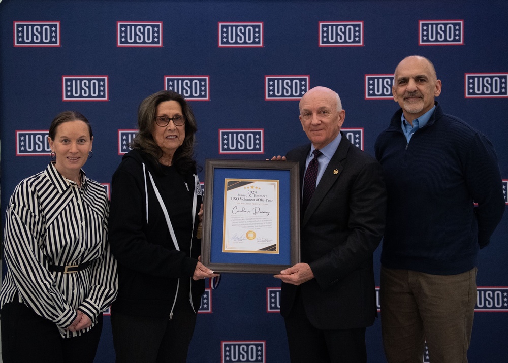 Candace Dunning receives 2024 USO Volunteer of the Year award