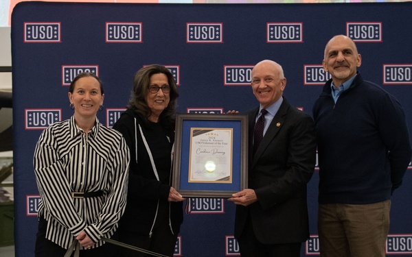 Candace Dunning receives 2024 USO Volunteer of the Year award