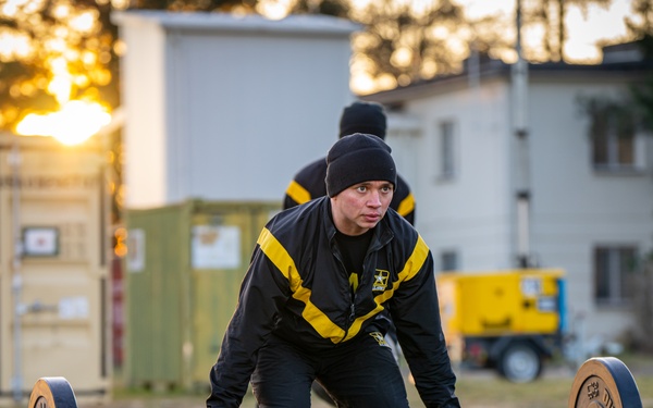 1AD DSB Conducts Physical Fitness Training