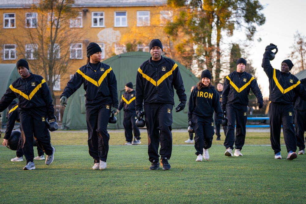 1AD DSB Conducts Physical Fitness Training