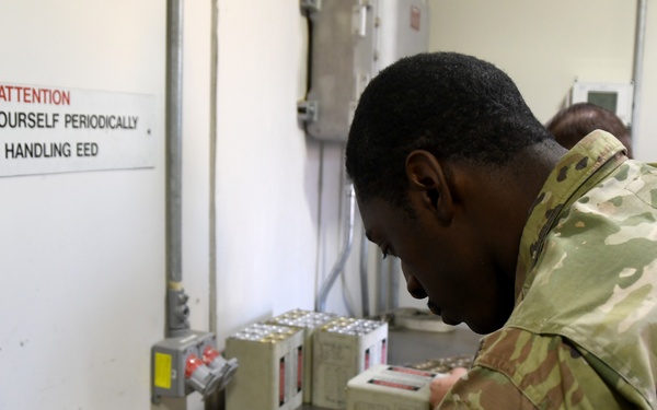 145 MXS perform flare teardown