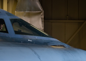 RAF Wg. Cdr. Butler visits Whiteman AFB