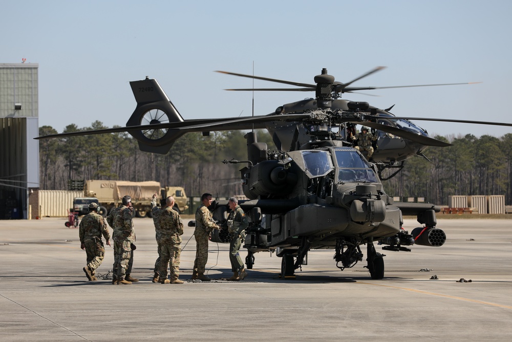 Chief of the National Guard Bureau visits South Carolina National Guard aviation facility