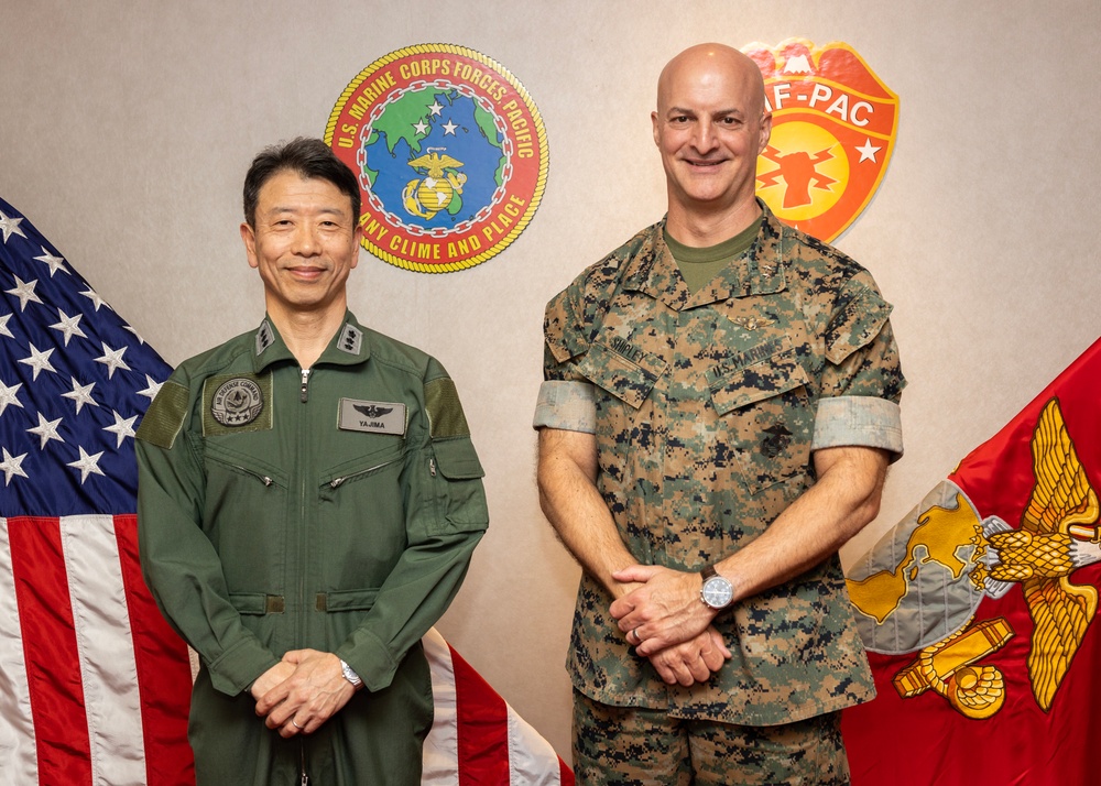 DCOMMARFORPAC meets with Commander of Japan Air Defense Command