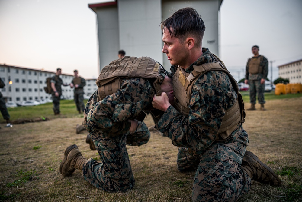 12th LAAB Marines Participate in a MCMAP Course