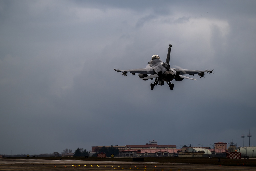 Fighting Wyvern 25-01 F-16 landings