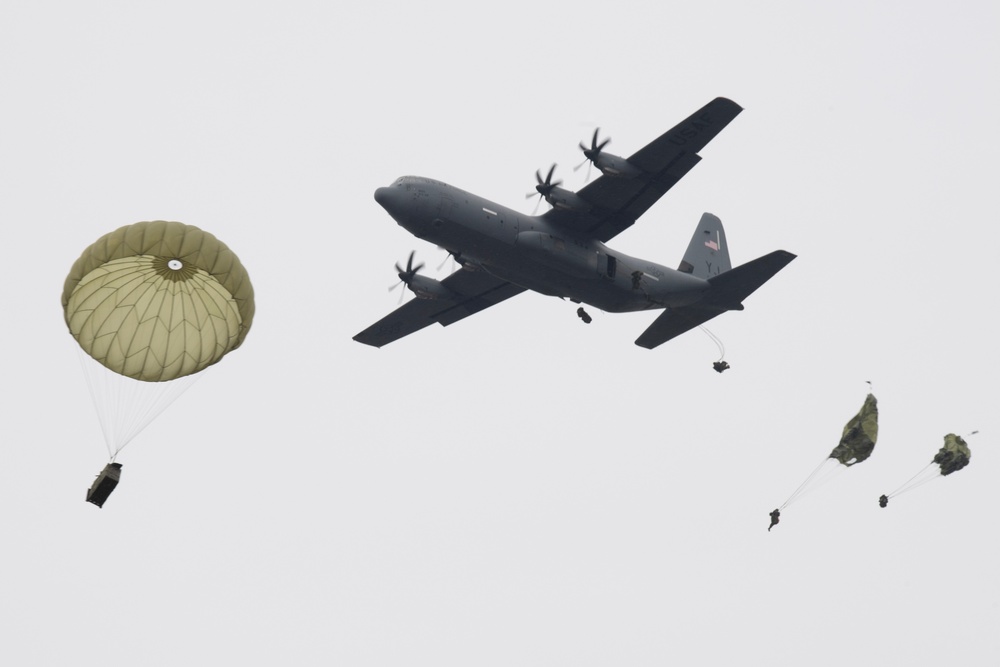 Airborne 25: US, JGSDF conduct annual mass airborne operations