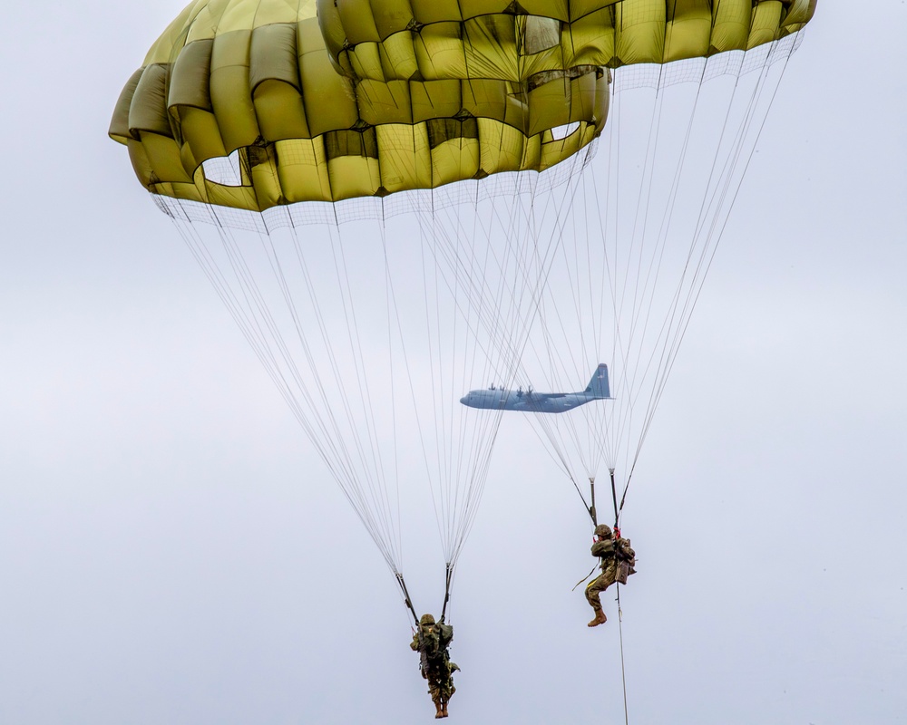 Airborne 25: US, JGSDF conduct annual mass airborne operations