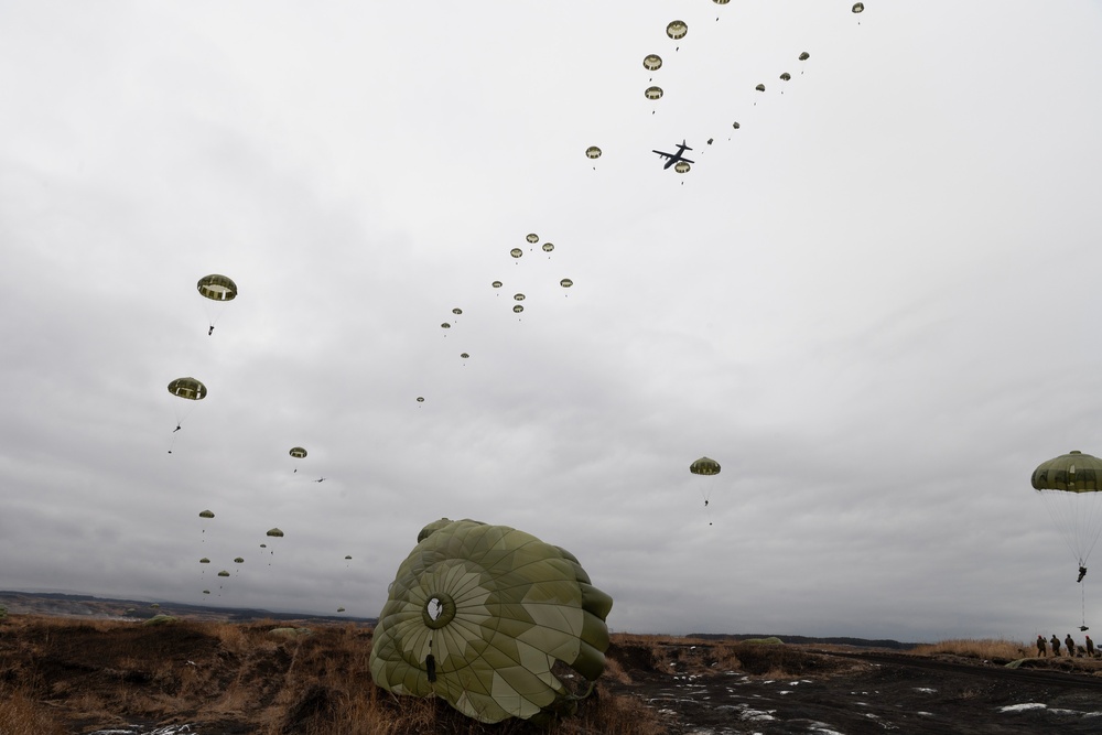 Airborne 25: US, JGSDF conduct annual mass airborne operations