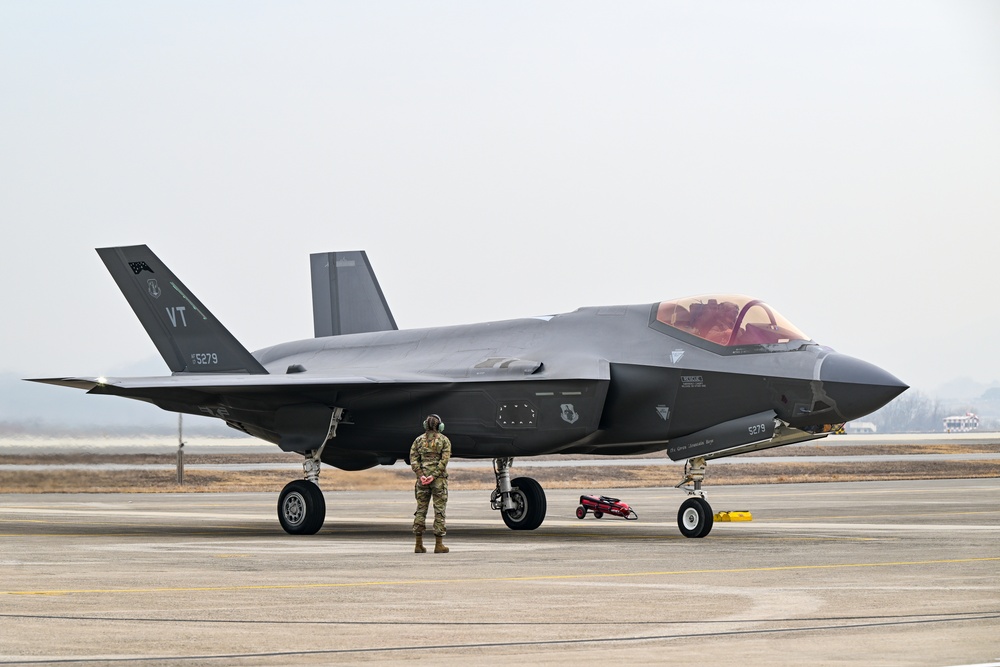 USAF F-35s deploy to ROK for Freedom Shield 25