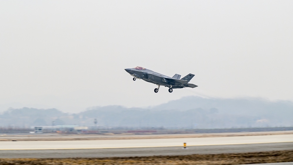 USAF F-35s deploy to ROK for Freedom Shield 25