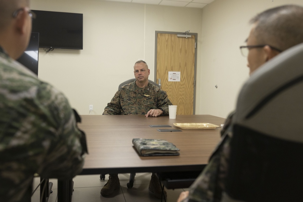 Republic of Korea Marine Corps Maj. Gen. Lee Ho-Jong and U.S. Marine Corps Maj. Gen. Marcus B. Annibale Meet During KMEP 25.1