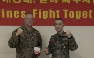 Republic of Korea Marine Corps Maj. Gen. Lee Ho-Jong and U.S. Marine Corps Maj. Gen. Marcus B. Annibale Meet During KMEP 25.1