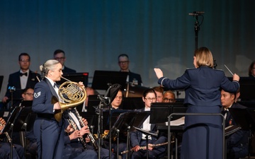 United States Air Force Band of Mid-America holds concert at Tullahoma High School