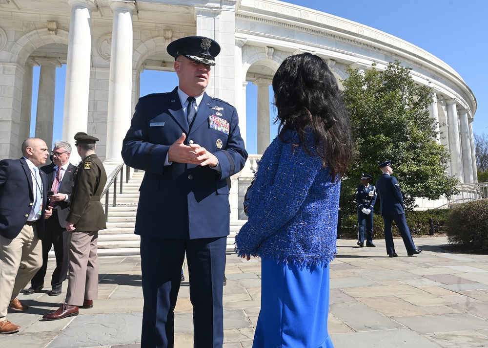 Turkish Air Chief Lays Wreath at Tomb of the Unkown Soldier