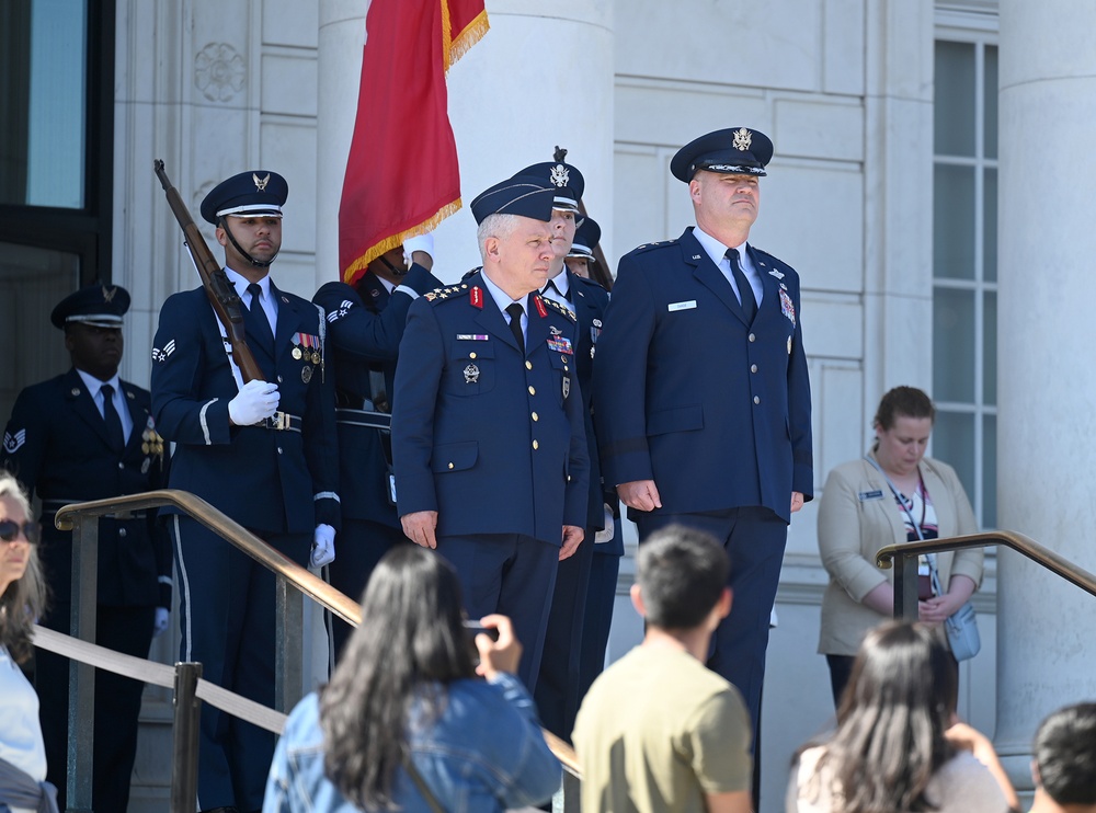 Turkish Air Chief Lays Wreath at Tomb of the Unkown Soldier