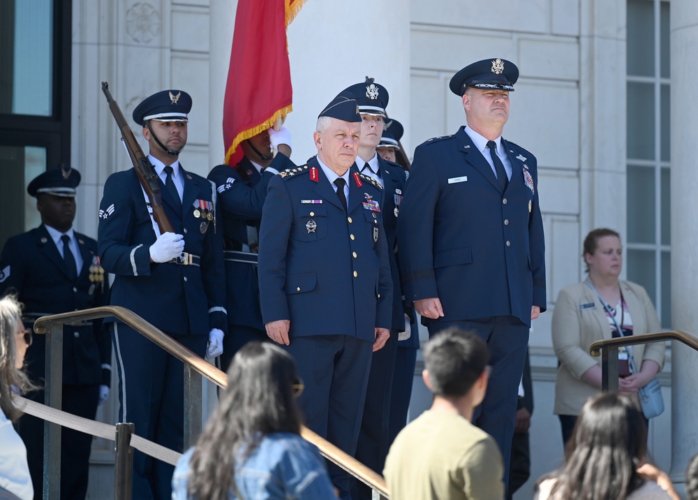 Turkish Air Chief Lays Wreath at Tomb of the Unkown Soldier