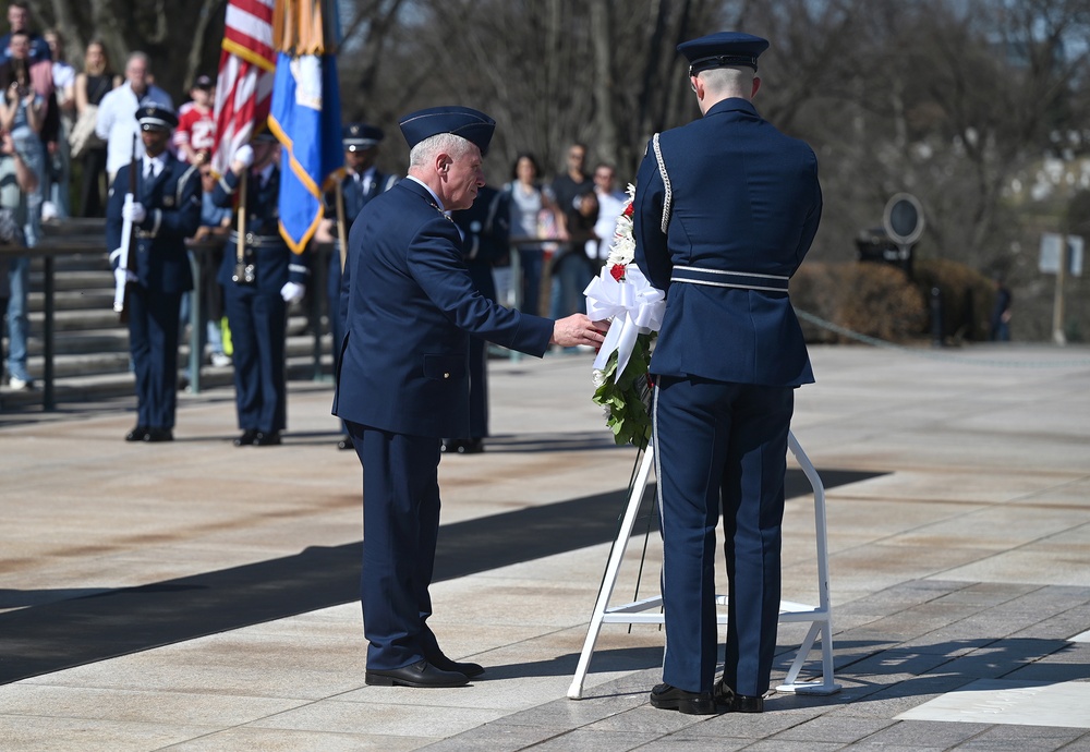 Turkish Air Chief Lays Wreath at Tomb of the Unkown Soldier