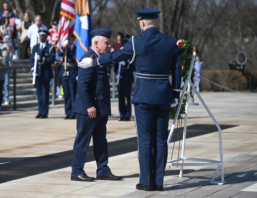 Turkish Air Chief Lays Wreath at Tomb of the Unkown Soldier