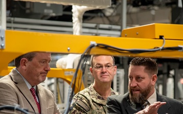 DLA Vice Director visits DLA Distribution, receives update on modernization, strategic plan alignment