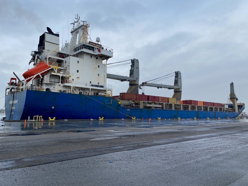 MSC Chartered Ship MV Ocean Giant Arrives in Port Hueneme for Operation Deep Freeze Off-Load